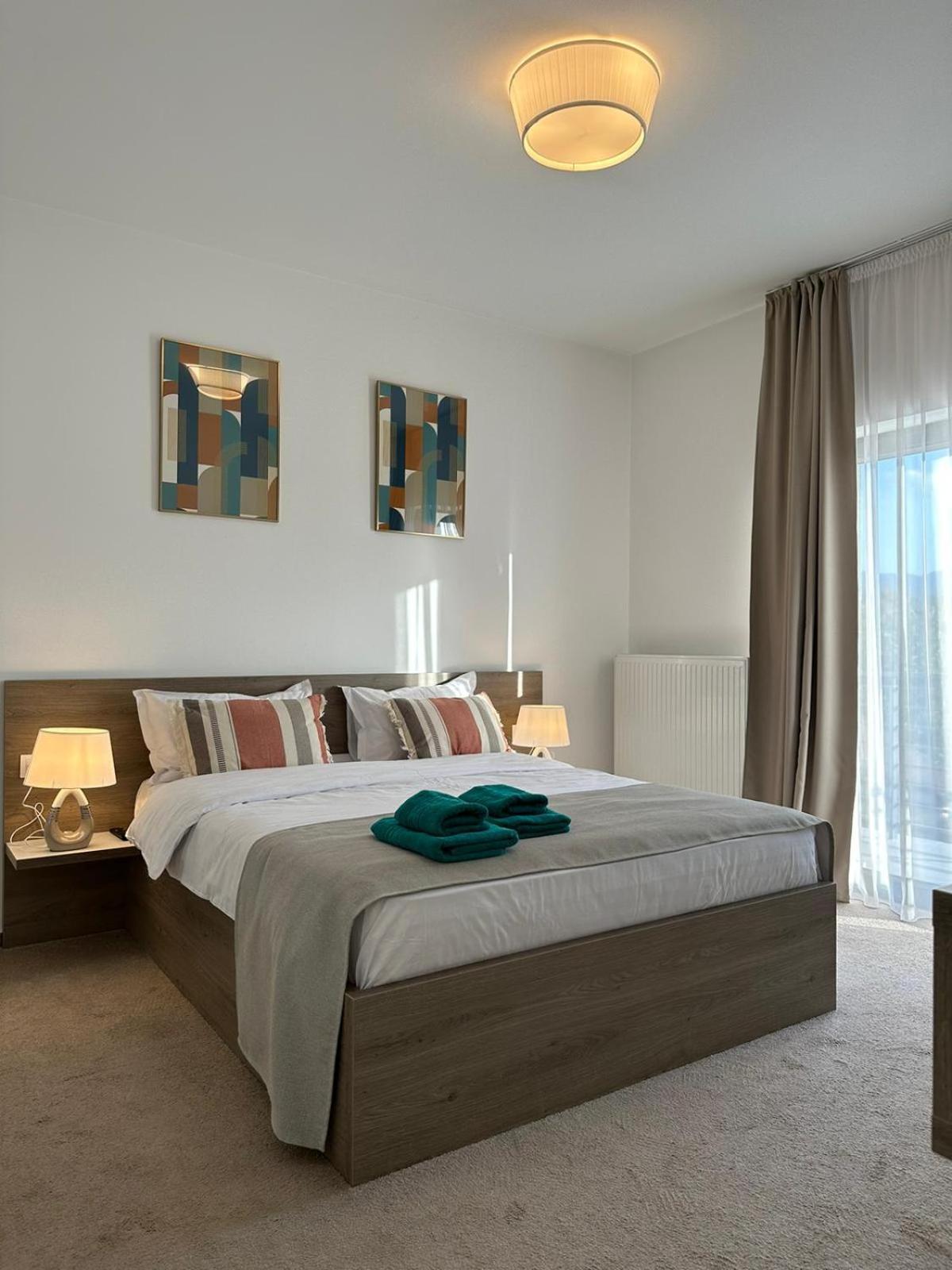 Luxury Glam Apartments & Studios Near Coresi Mall Braşov Exterior foto