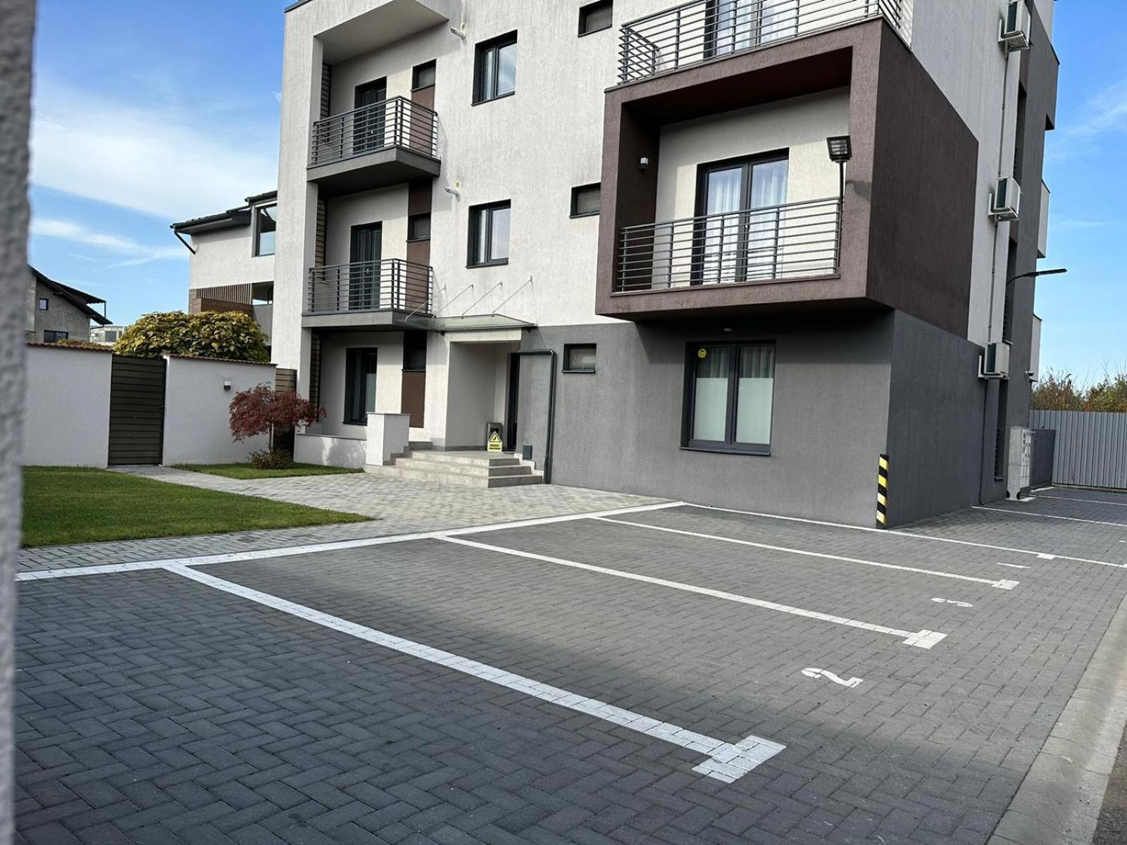 Luxury Glam Apartments & Studios Near Coresi Mall Braşov Exterior foto