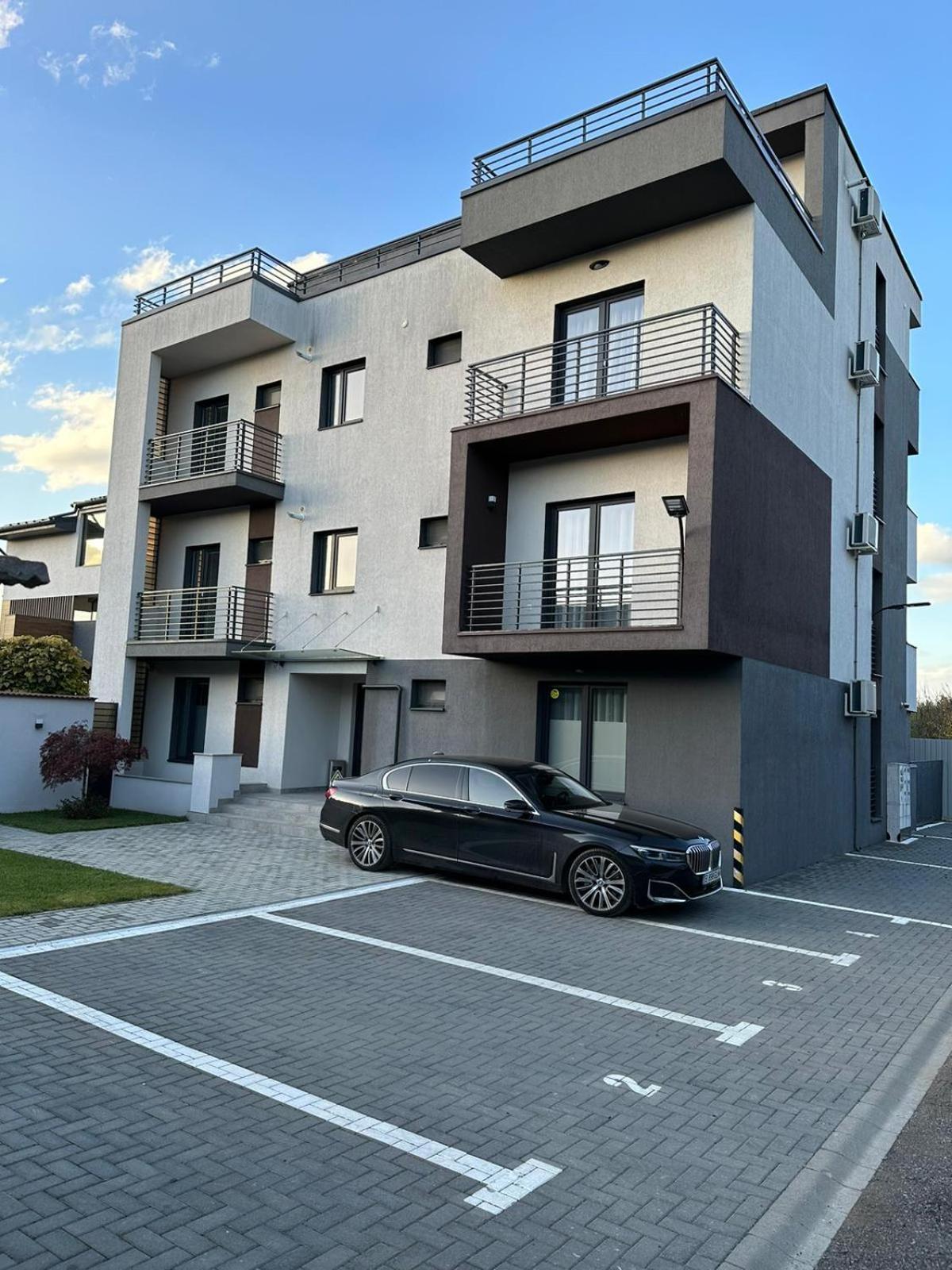 Luxury Glam Apartments & Studios Near Coresi Mall Braşov Exterior foto