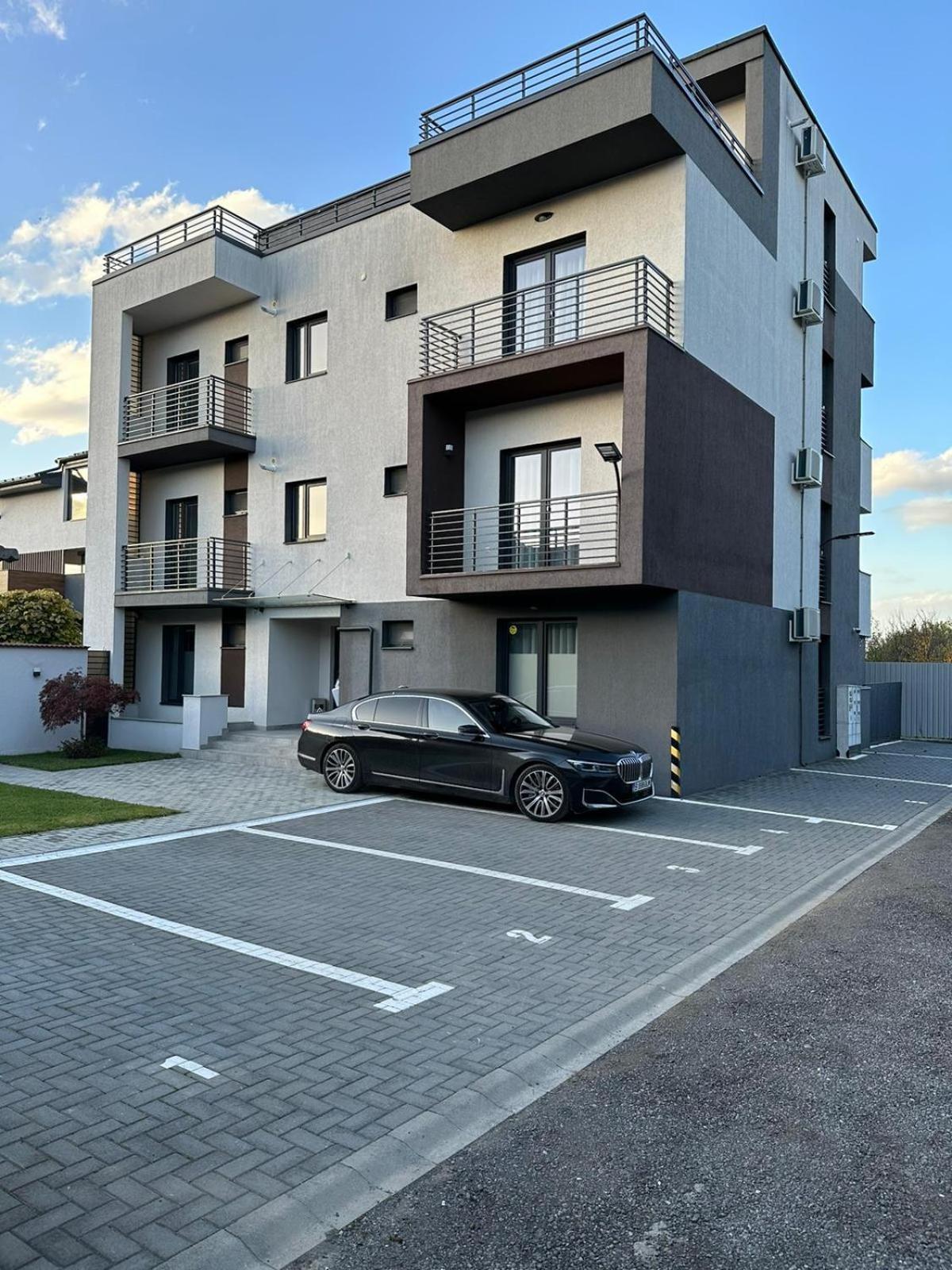 Luxury Glam Apartments & Studios Near Coresi Mall Braşov Exterior foto